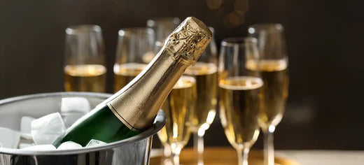 Conserver le champagne : astuces et conseils pour le service parfait