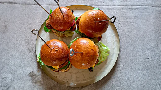 Pain burgers maison : notre recette inratable pour des buns ultra moelleux