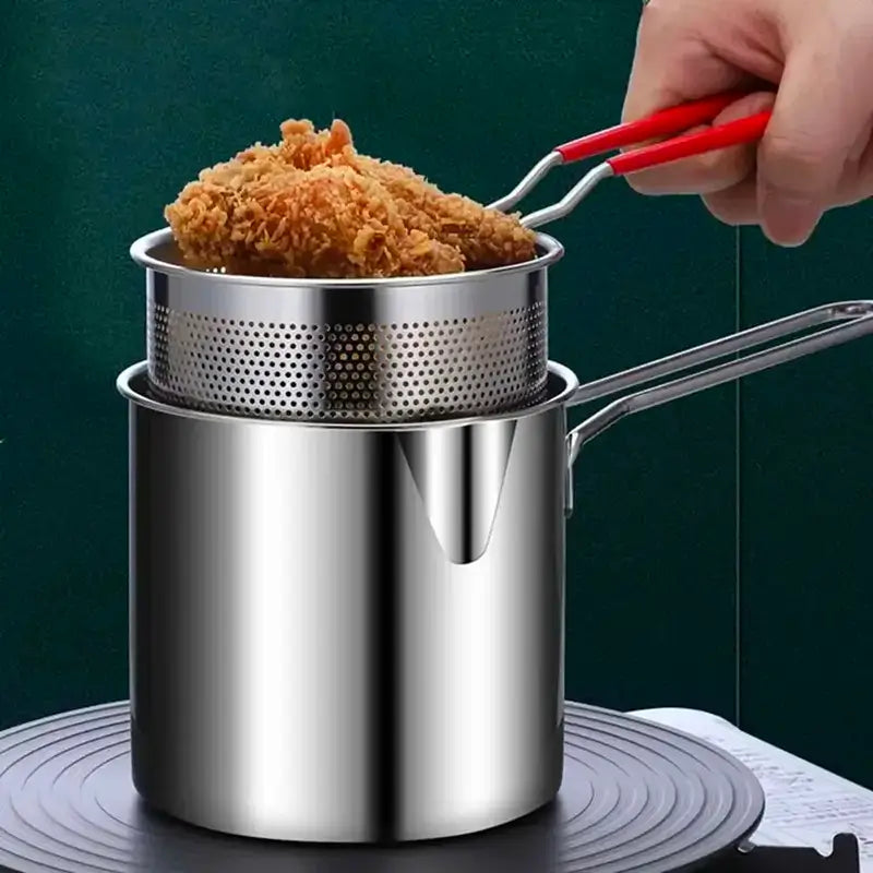 Deep fryer with frying basket